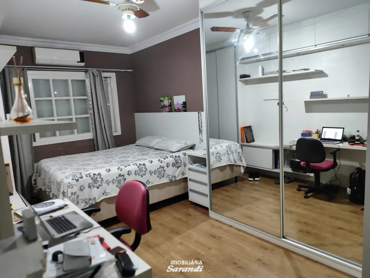 Imagem de Casa três dormitórios uma suíte, pergolado com piscina bairro sarandi Porto Alegre