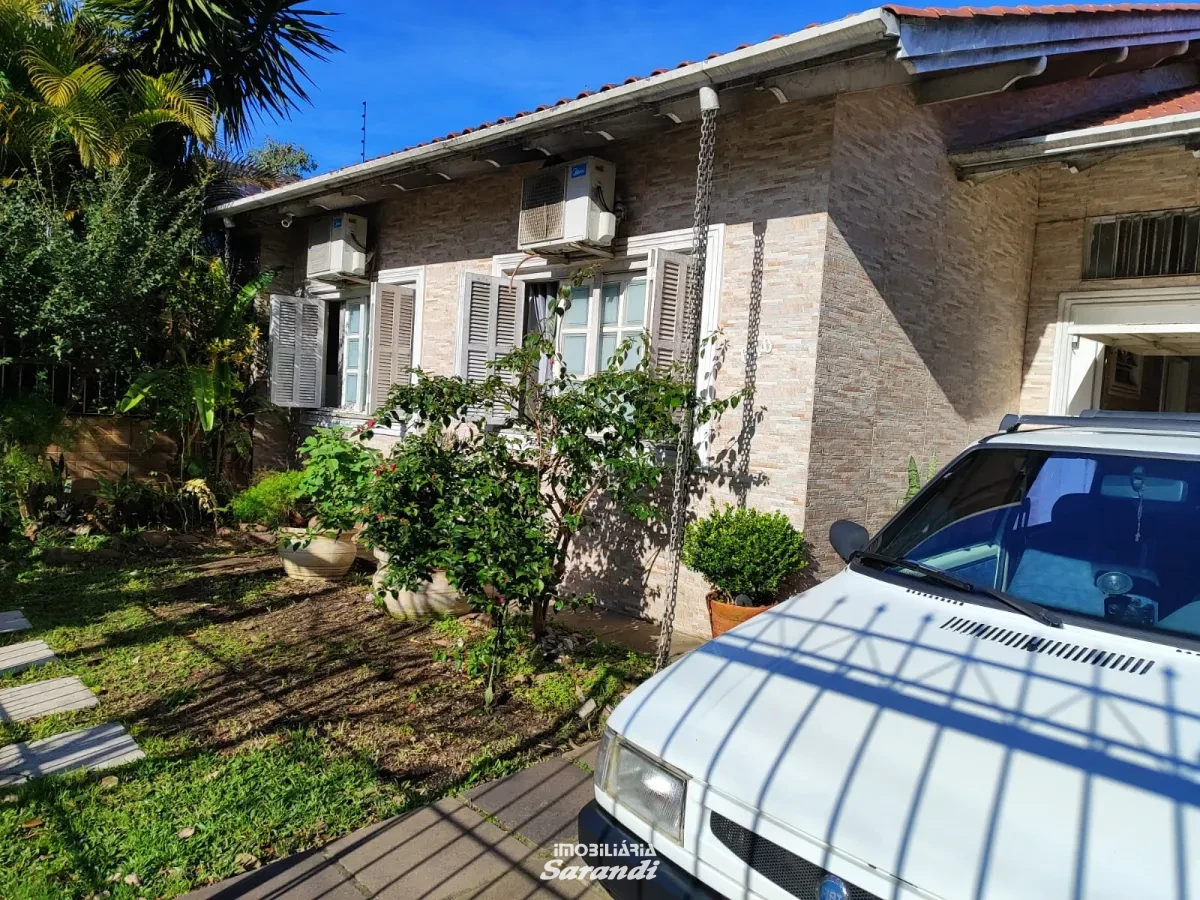 Imagem de Casa três dormitórios uma suíte, pergolado com piscina bairro sarandi Porto Alegre