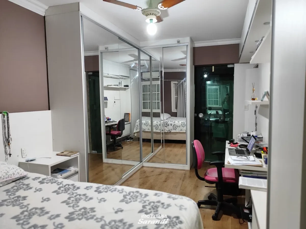 Imagem de Casa três dormitórios uma suíte, pergolado com piscina bairro sarandi Porto Alegre
