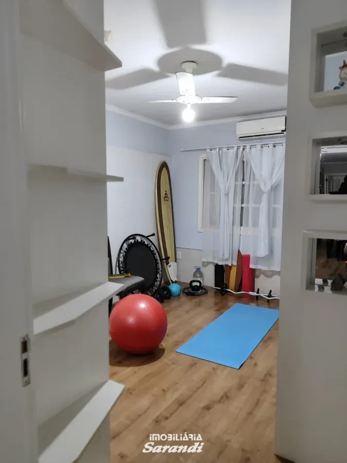 Imagem de Casa três dormitórios uma suíte, pergolado com piscina bairro sarandi Porto Alegre