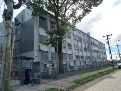 Imagem de Apartamento de um dormitório com garagem bairro São Sebastião Porto Alegre
