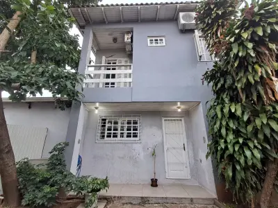 Imagem de Sobrado para locação com 2 dormitórios, sendo um deles suíte - Pátio compartilhado.