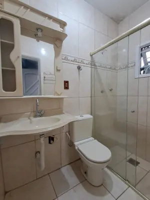 Imagem de Sobrado para locação com 2 dormitórios, sendo um deles suíte - Pátio compartilhado.