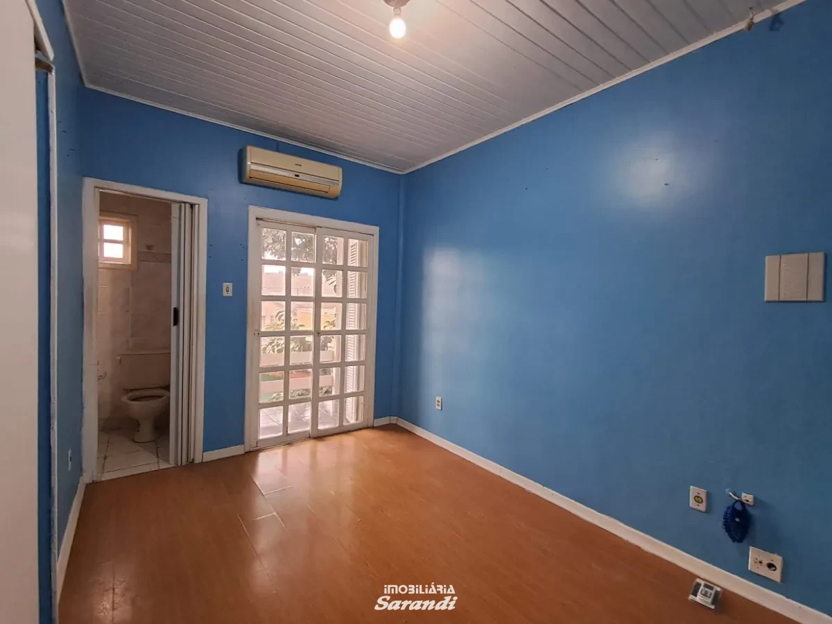 Imagem de Sobrado para locação com 2 dormitórios, sendo um deles suíte - Pátio compartilhado.