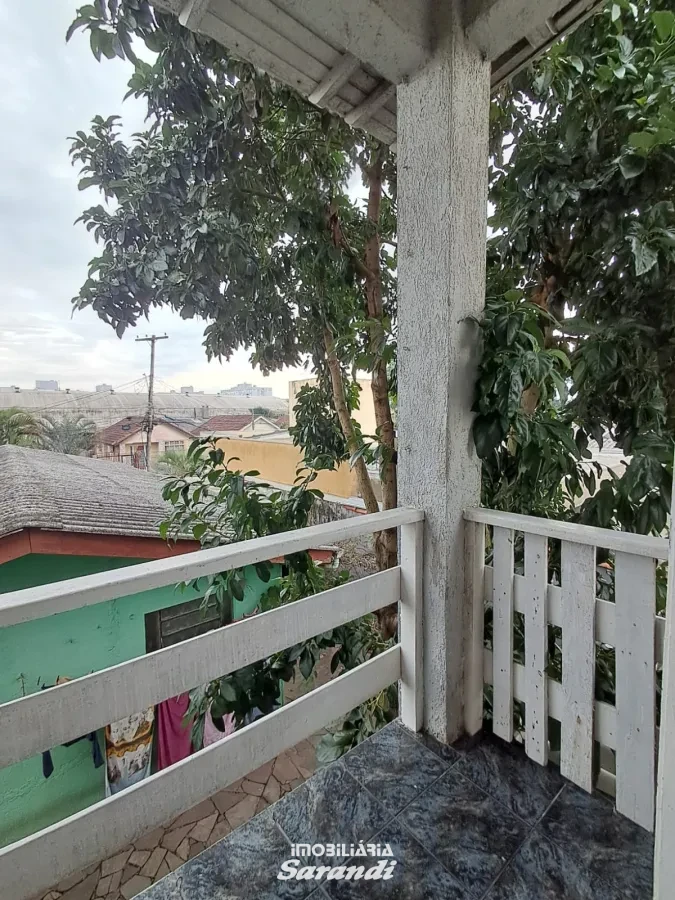 Imagem de Sobrado para locação com 2 dormitórios, sendo um deles suíte - Pátio compartilhado.