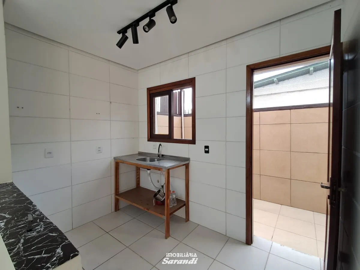 Imagem de Sobrado de 2 dormitórios no bairro Sarandi com vaga.