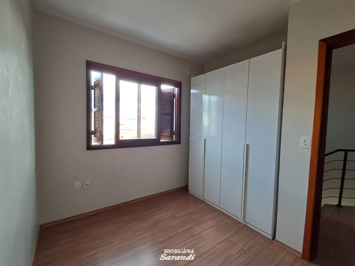Imagem de Sobrado de 2 dormitórios no bairro Sarandi com vaga.