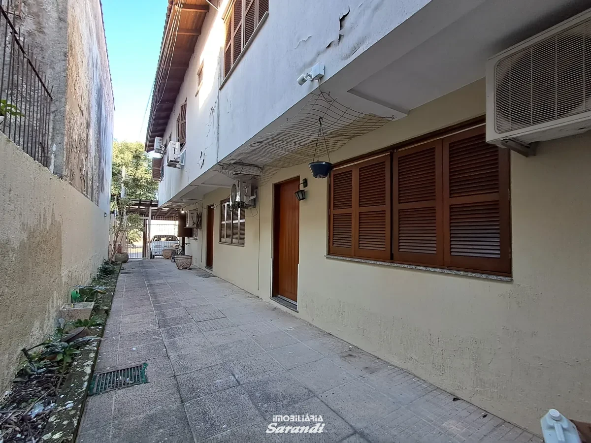 Imagem de Sobrado em condomínio de 3 dormitórios no bairro Sarandi com vaga.