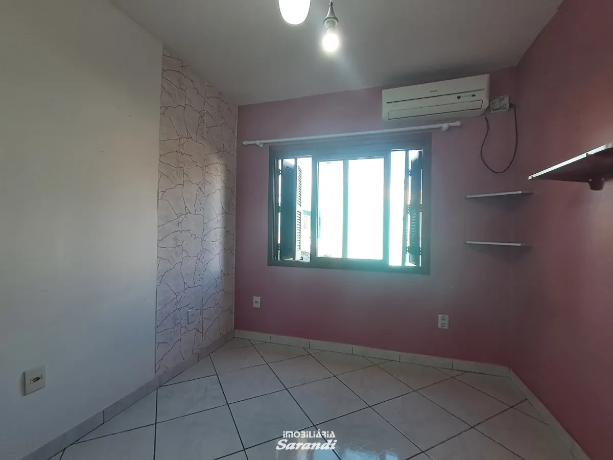 Imagem de Sobrado em condomínio de 3 dormitórios no bairro Sarandi com vaga.