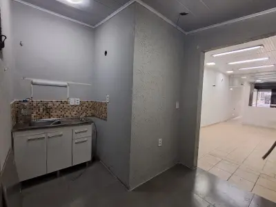 Imagem de Loja em excelente ponto comercial na Avenida Assis Brasil