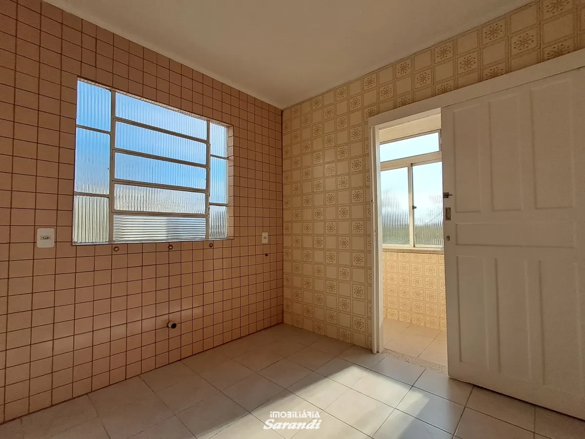 Imagem de Apartamento de fundos na Assis Brasil, com fácil acesso a comércio local e transporte.