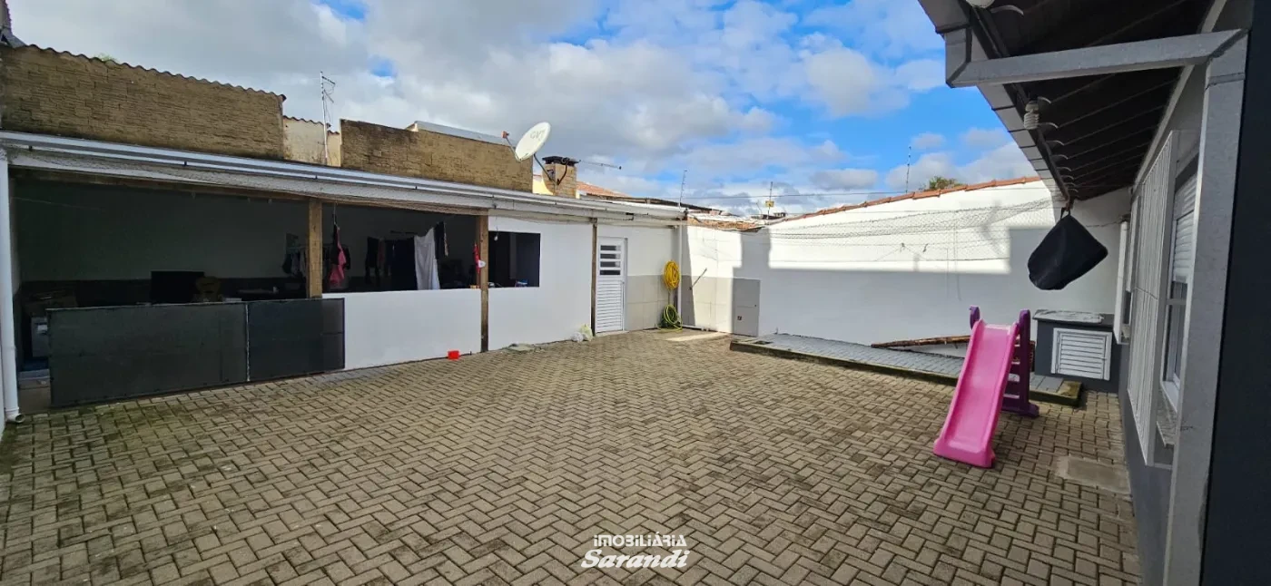 Imagem de Casa de alvenaria financiavel com área de 90,25m² três dormitórios semi mobiliada