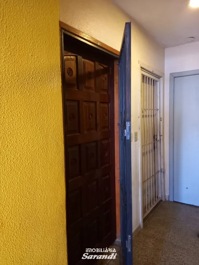 Imagem de Apartamento terreno bairro Leopoldina Porto Alegre com um dormitório e com garagem escriturada