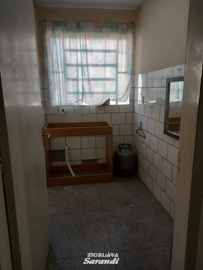 Imagem de Apartamento terreno bairro Leopoldina Porto Alegre com um dormitório e com garagem escriturada