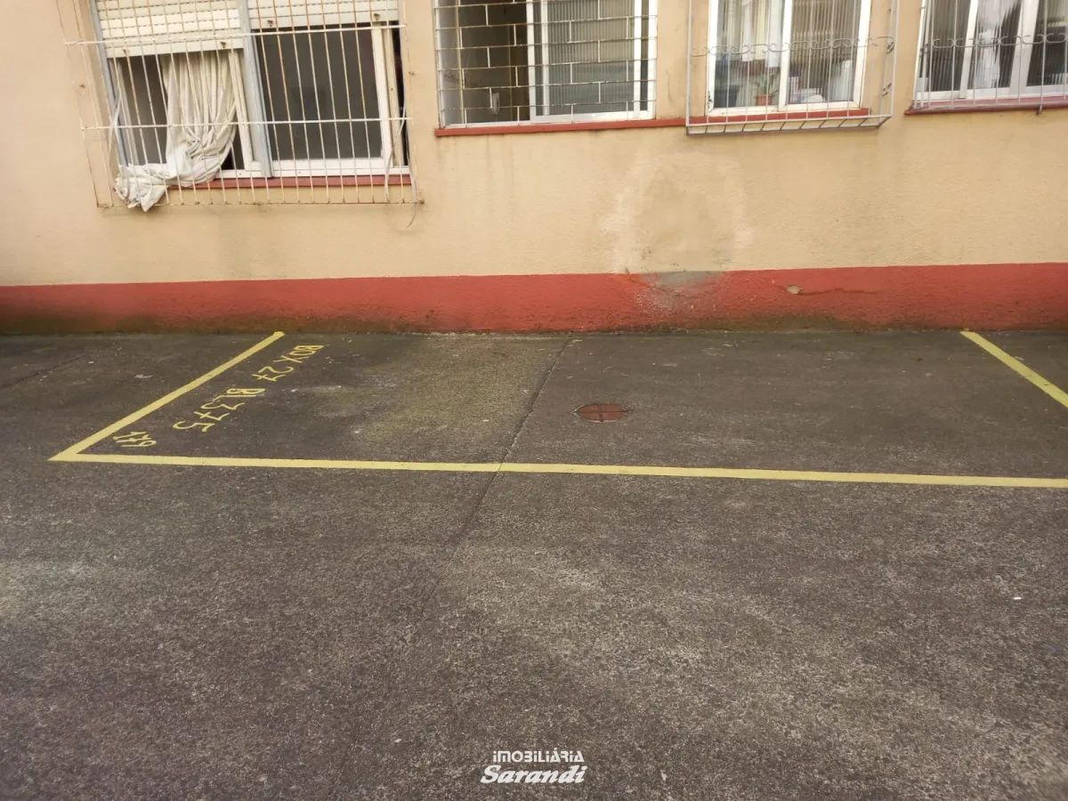 Imagem de Apartamento terreno bairro Leopoldina Porto Alegre com um dormitório e com garagem escriturada