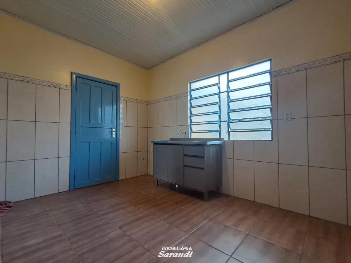 Imagem de Casa alvenaria de 2 dormitórios no bairro Sarandi com vaga