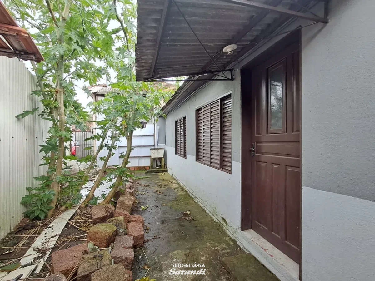 Imagem de Casa de alvenaria com 2 dormitórios, sala, cozinha, banheiro