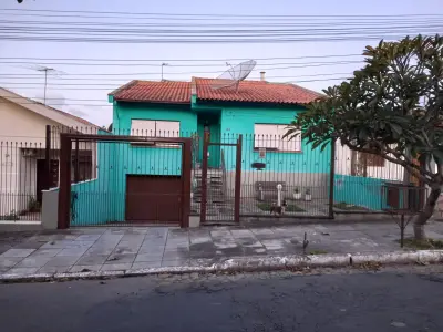 Imagem de Casa de alvenaria com área de 228,75m² com dois dormitórios e uma suíte Jardim sabára Porto Alegre