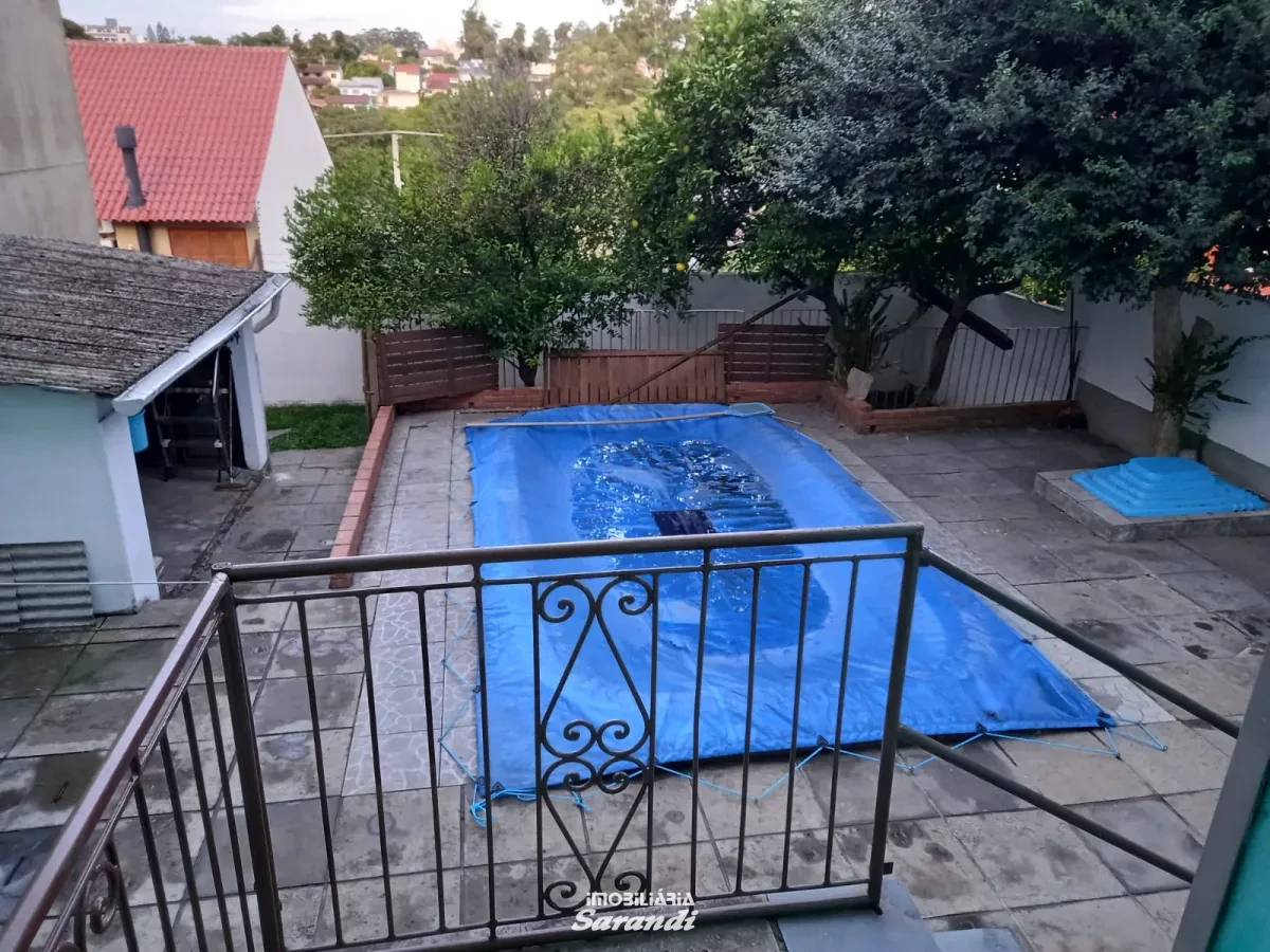 Imagem de Casa de alvenaria com área de 228,75m² com dois dormitórios e uma suíte Jardim sabára Porto Alegre