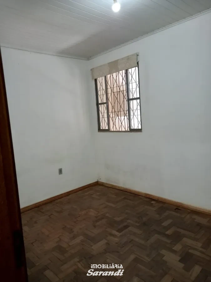 Imagem de Casa de alvenaria na frente com três dormitórios área de  77,00m² e outra nos fundos dois dormitórios área de 60,00m² bairro sarandi Porto Alegre