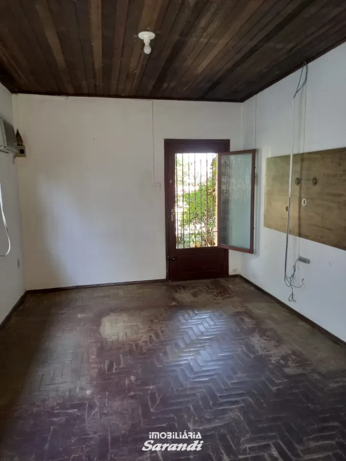 Imagem de Casa de alvenaria na frente com três dormitórios área de  77,00m² e outra nos fundos dois dormitórios área de 60,00m² bairro sarandi Porto Alegre