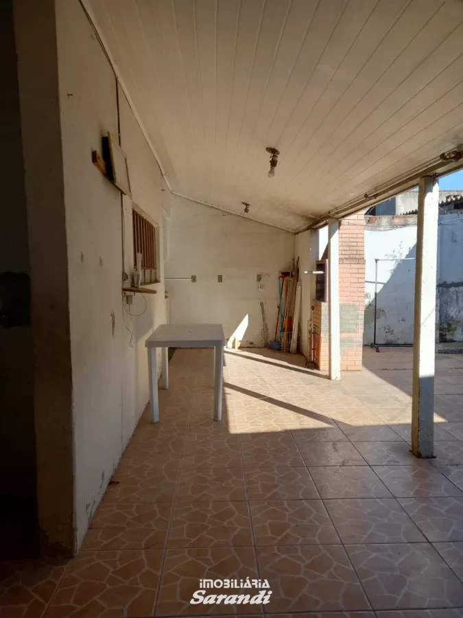 Imagem de Casa de alvenaria na frente com três dormitórios área de  77,00m² e outra nos fundos dois dormitórios área de 60,00m² bairro sarandi Porto Alegre