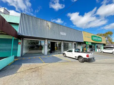 Imagem de Loja comercial com aproximadamente 500 m² com estacionamento para clientes