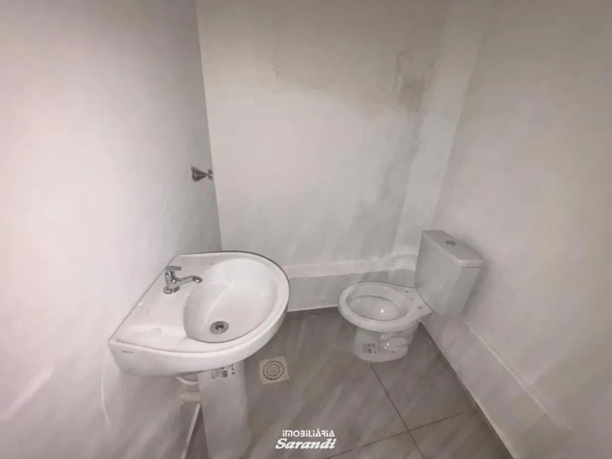 Imagem de Loja comercial com aproximadamente 500 m² com estacionamento para clientes