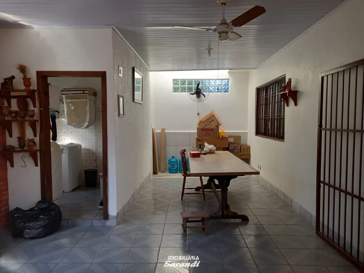 Imagem de Casa reformada com três dormitórios bairro sarandi Porto Alegre