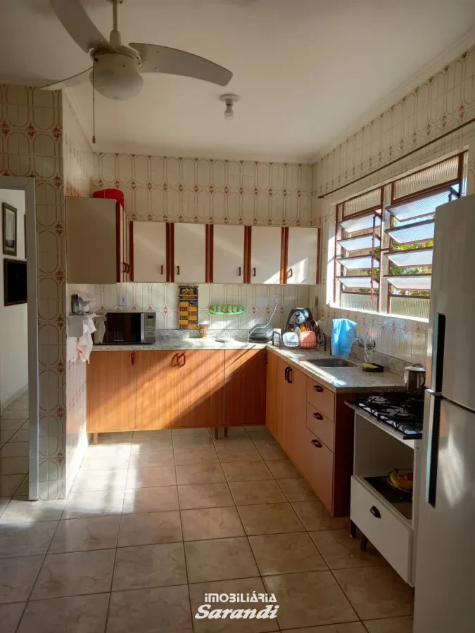 Imagem de Casa reformada com três dormitórios bairro sarandi Porto Alegre
