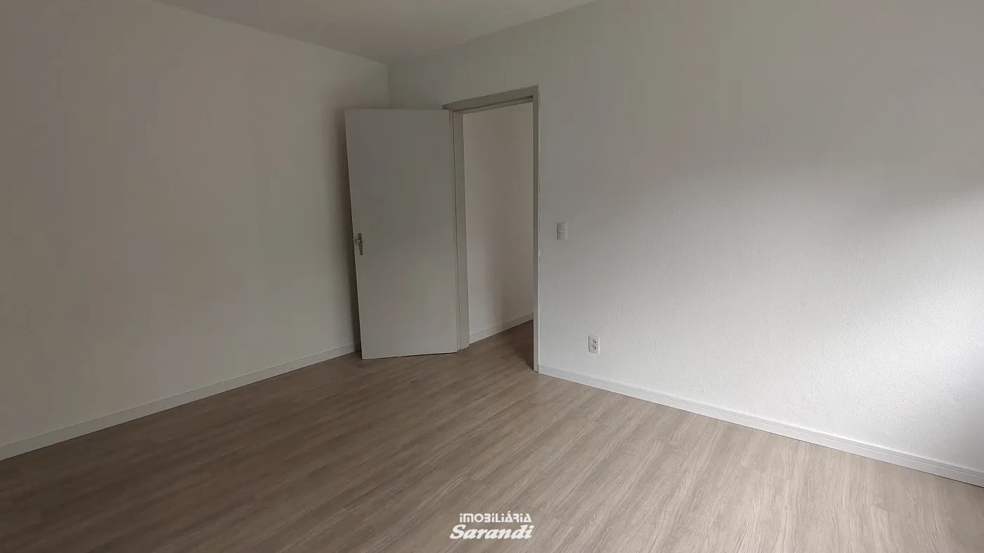 Imagem de Apartamento de três dormitórios com garagem coberta, que ACEITA VENDA POR COMPRA ASSISTIDA.