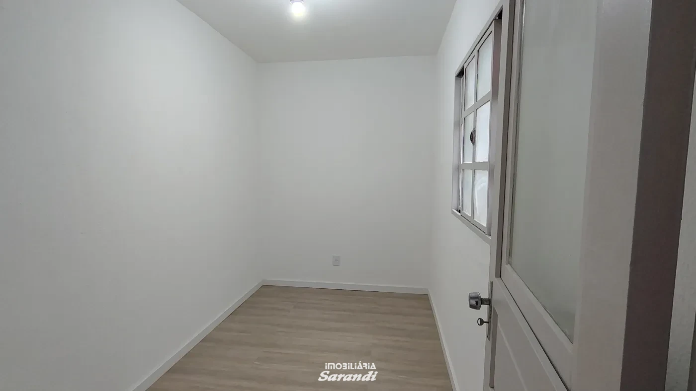Imagem de Apartamento de três dormitórios com garagem coberta, que ACEITA VENDA POR COMPRA ASSISTIDA.
