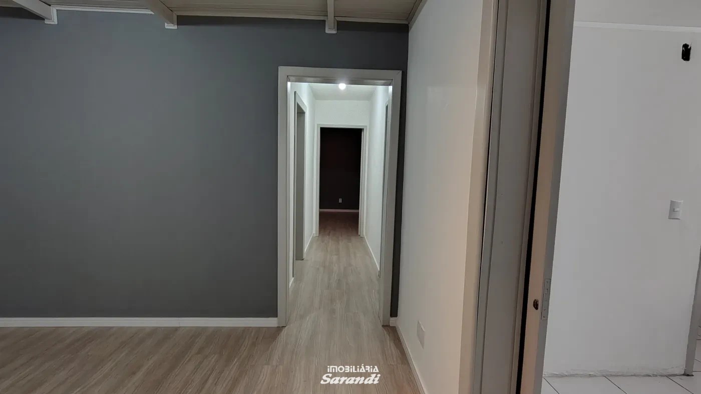 Imagem de Apartamento de três dormitórios com garagem coberta, que ACEITA VENDA POR COMPRA ASSISTIDA.