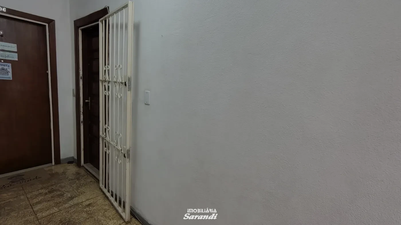Imagem de Apartamento de três dormitórios com garagem coberta, que ACEITA VENDA POR COMPRA ASSISTIDA.