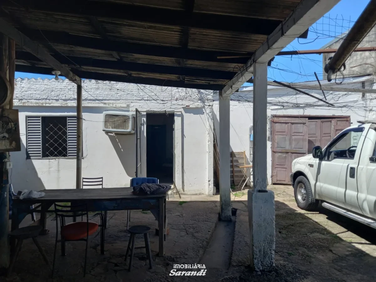Imagem de Galpão construído em terreno de 300,00m² com espaço para estacionamento na frente bairro Sarandi porto Alegre