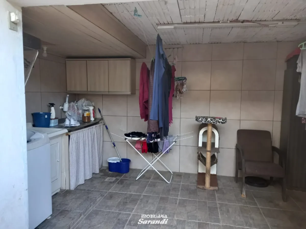 Imagem de Casa de alvenaria com três dormitórios bairro  Santa Rosa de Lima Porto Alegre