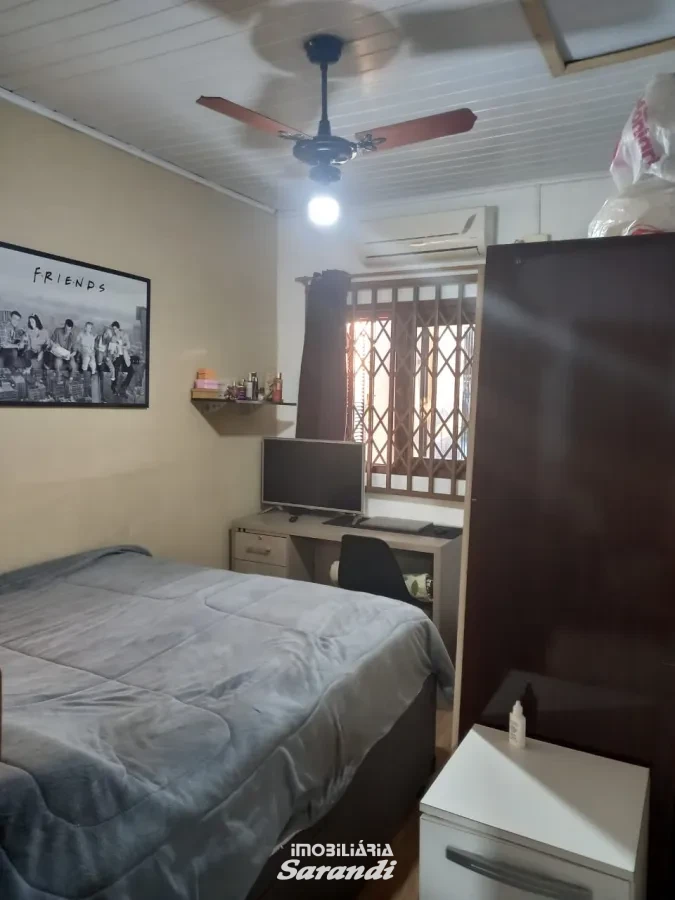 Imagem de Casa de alvenaria com três dormitórios bairro  Santa Rosa de Lima Porto Alegre