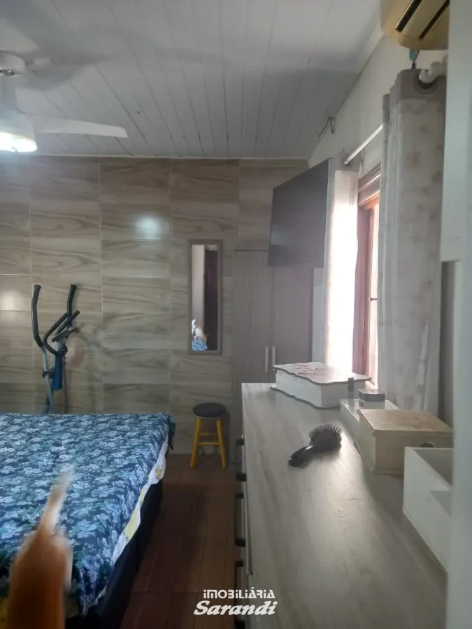 Imagem de Casa de alvenaria com três dormitórios bairro  Santa Rosa de Lima Porto Alegre