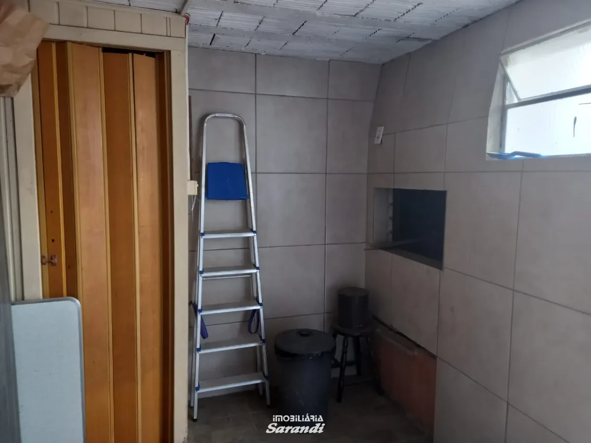 Imagem de Casa de alvenaria com três dormitórios bairro  Santa Rosa de Lima Porto Alegre