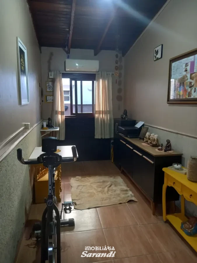 Imagem de Casa de alvenaria com três dormitórios bairro  Santa Rosa de Lima Porto Alegre