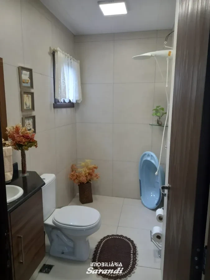 Imagem de Casa de alvenaria localizada a três quadras da avenida Assis Brasil com dois dormitórios