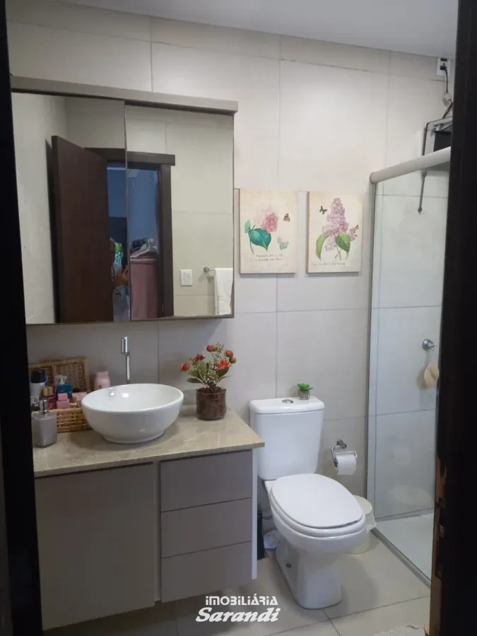 Imagem de Casa de alvenaria localizada a três quadras da avenida Assis Brasil com dois dormitórios