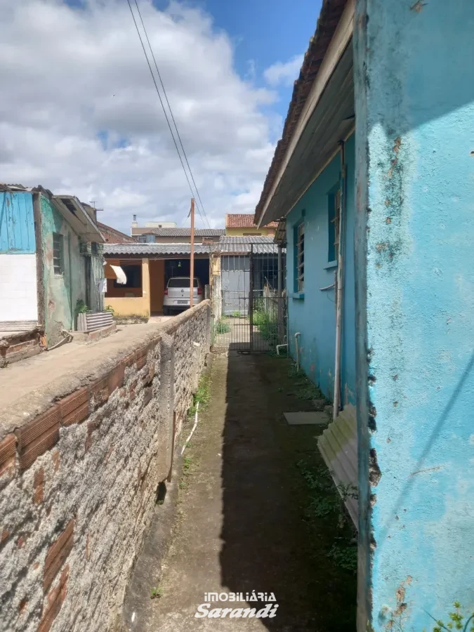 Imagem de Duas Casas de alvenaria construídas no terreno ambas com dois dormitórios e demais peças bairro sarandi Porto Alegre