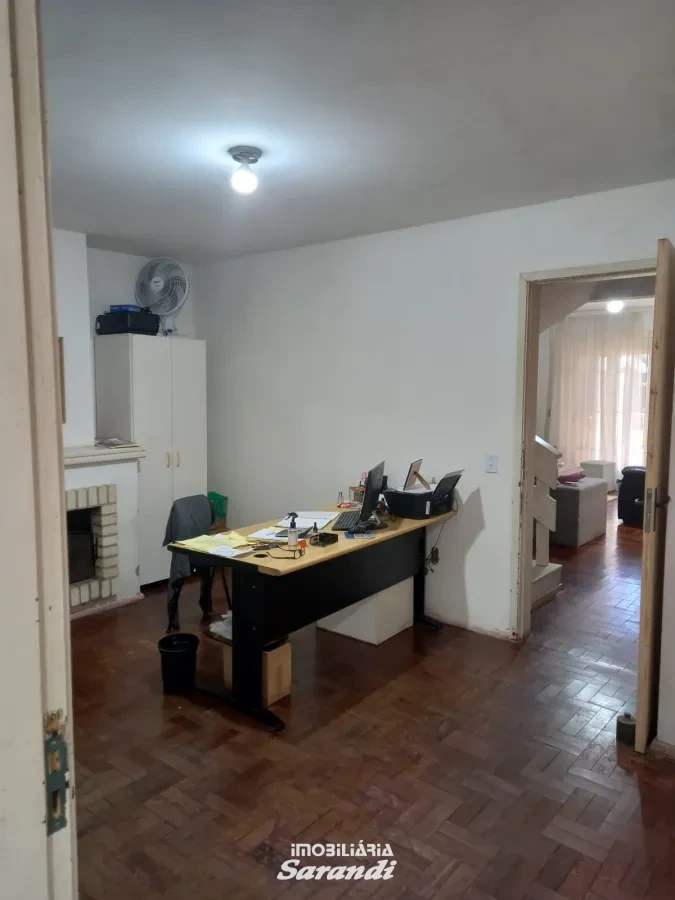 Imagem de Sobrado de alvenaria com quatro dormitórios, quatro banheiros, piscina