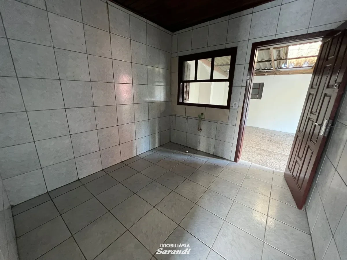 Imagem de Casa de alvenaria com 2 dormitórios no bairro Sarandi