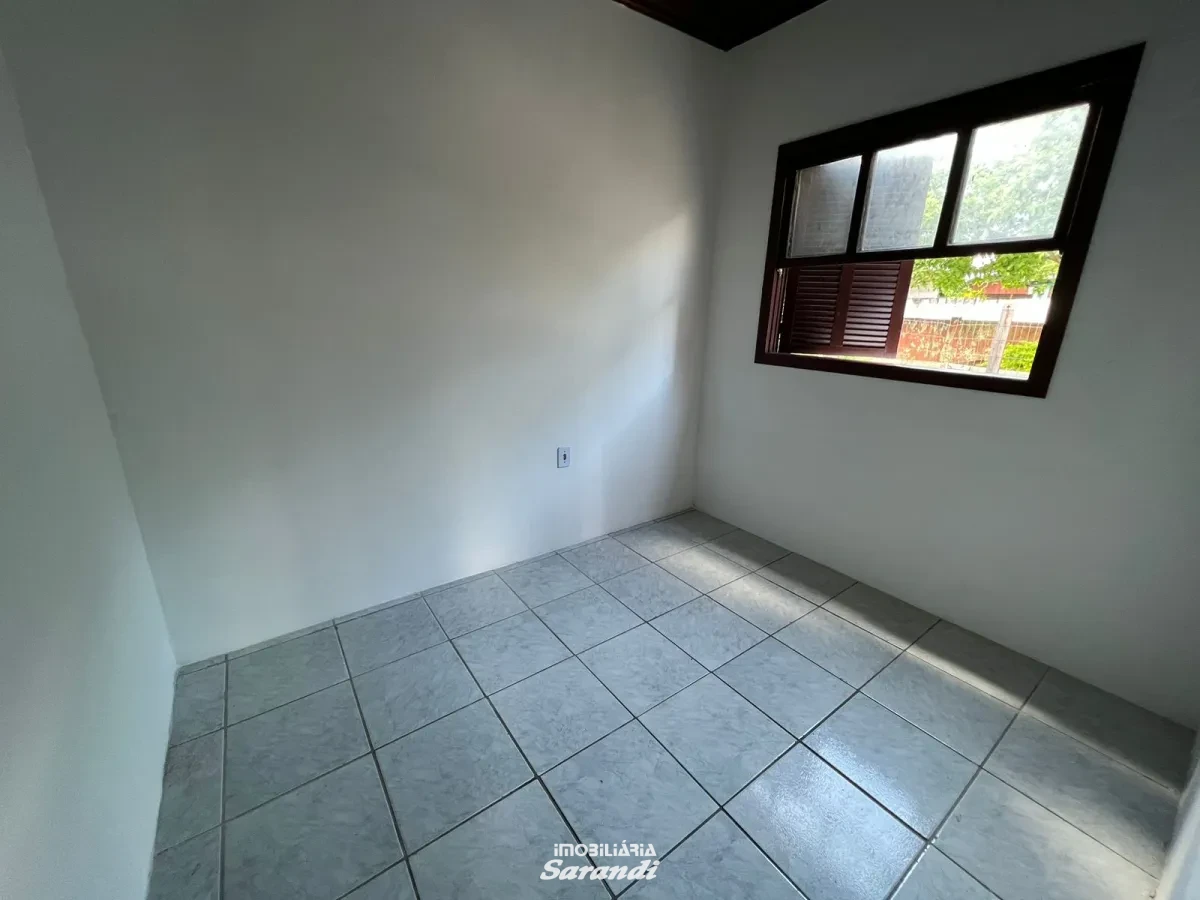 Imagem de Casa de alvenaria com 2 dormitórios no bairro Sarandi