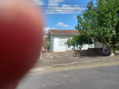 Imagem de Duas casas de alvenaria localizada no bairro Jardim São Pedro Porto Alegre