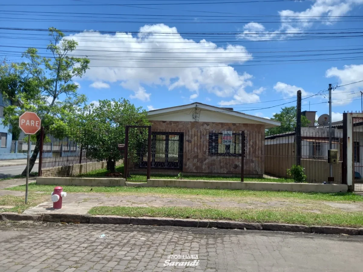 Imagem de Casa de alvenaria de esquina Jardim Ingá três dormitórios um com suíte Porto Alegre