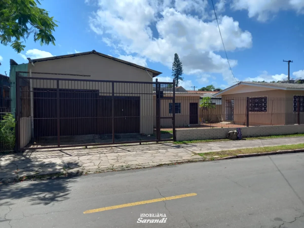 Imagem de Casa de alvenaria de esquina Jardim Ingá três dormitórios um com suíte Porto Alegre