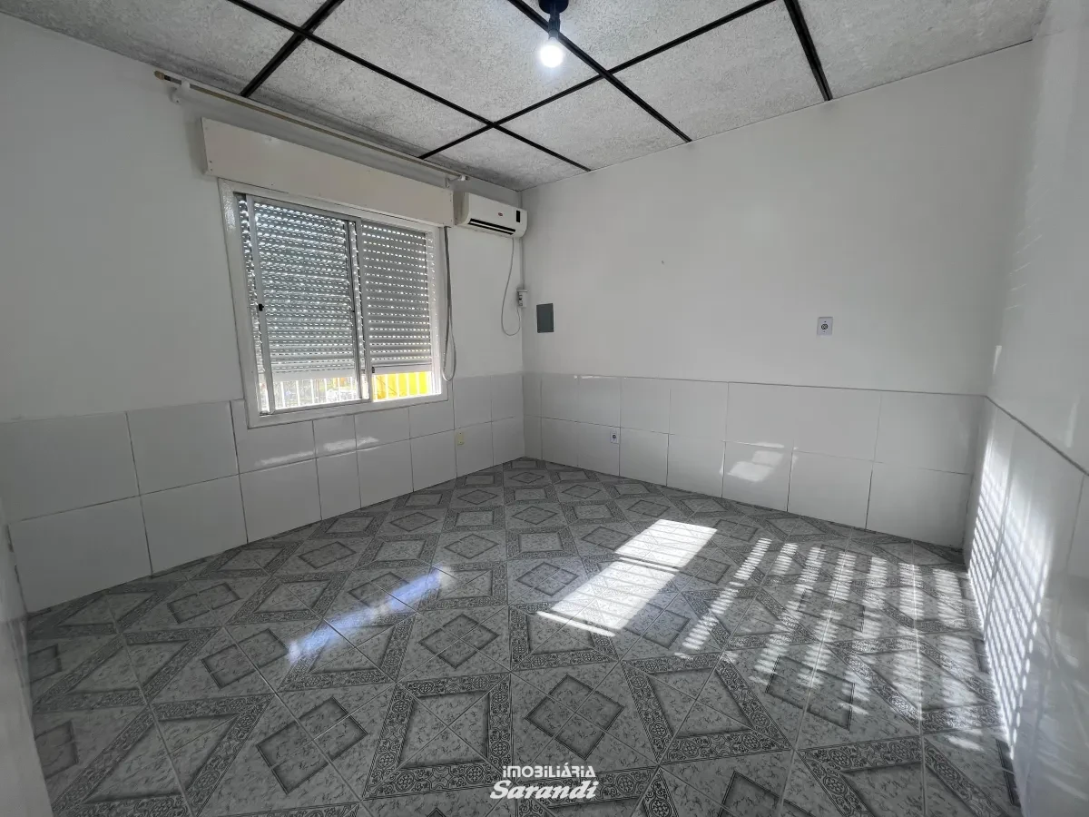 Imagem de Casa de alvenaria com 2 dormitorios, área de serviço com churrasqueira fechada.